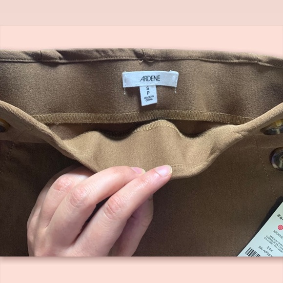 NWT! Arden Brown short - Picture 4 of 5